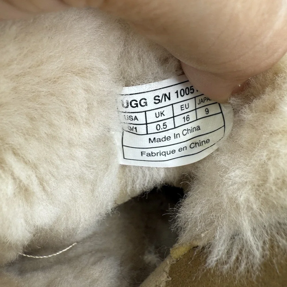 UGG Classic Short Boots Baby/Toddler Size 0/1‎ NO BOX